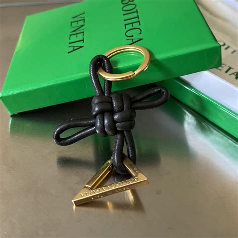bottega veneta keychain fake